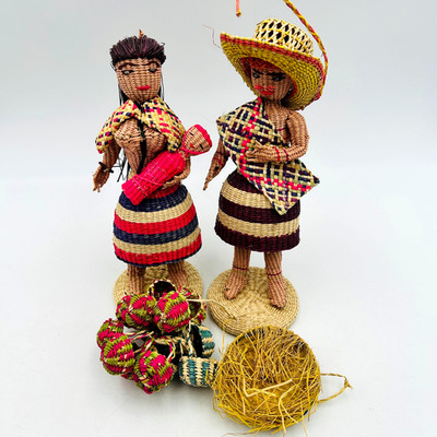 Peruvian Folk Art Couple with Baby Figurines Hand Woven Straw 8 inch Vintage