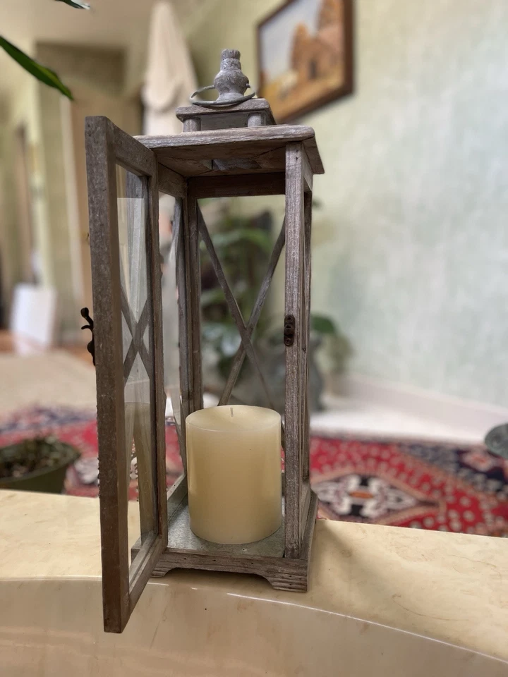 Linterna vela huracán madera rústica decorativa Stonebriar con mango Foto 4 de 4