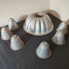 Vintage Aluminium Cake Mold Plus 6 Small Jelly Molds