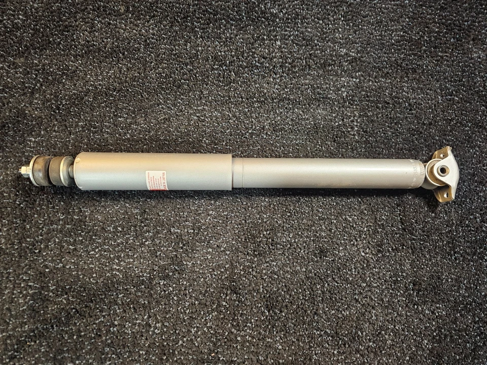 Amortiguador de gas delantero KYB KG4522 para Mercedes-Benz 200, 200D, 220 Foto 4 de 4