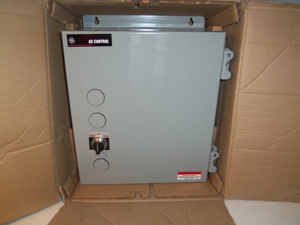 GE Control CR463M60BJA14AL Lighting Contactor Mechanically Held 46XE1D Enclosure - Image 2 of 4