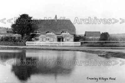 Fhj-54 Village Pond, Crawley, Hampshire. Photo