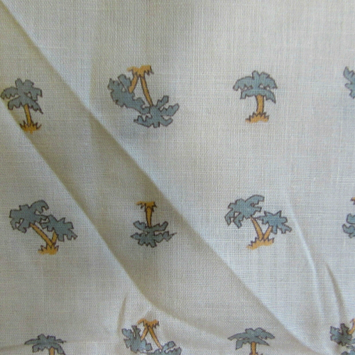 100% Cotton Fabric Small Palm Trees Passport on Light Ecru BTY x 44 - Picture 3 of 5