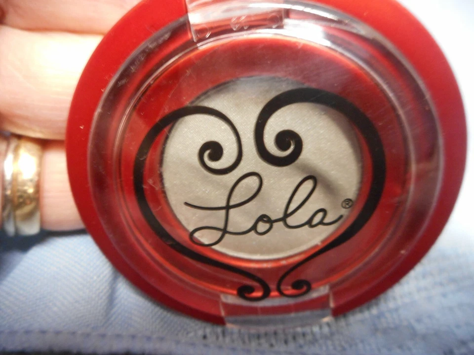 LOLA EYE SHADOW EVAN GRAY SHIMMER COMPACT NEW - Image 2 of 3