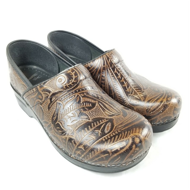 dansko size 38 clogs