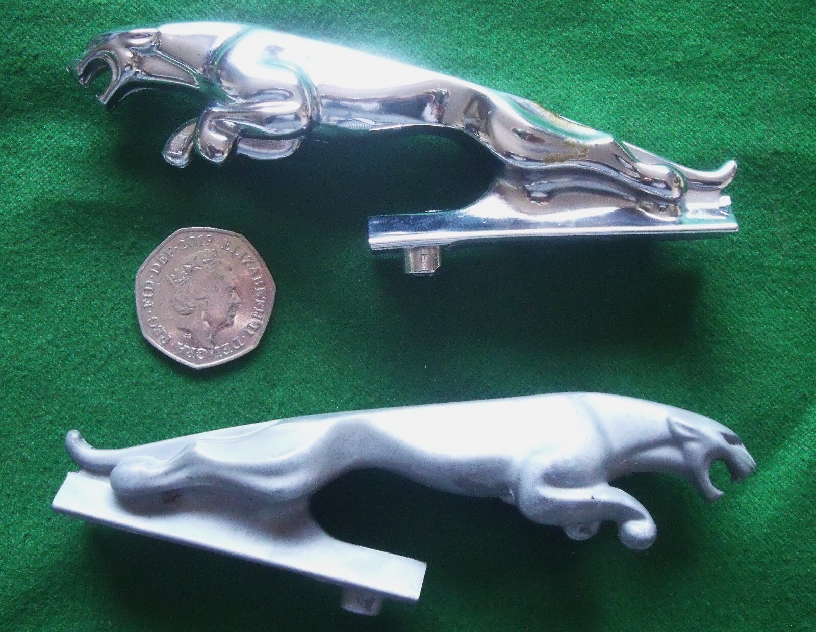 2 x Classic Car Mascot Leaping Jaguar Cat Mascots / Emblems