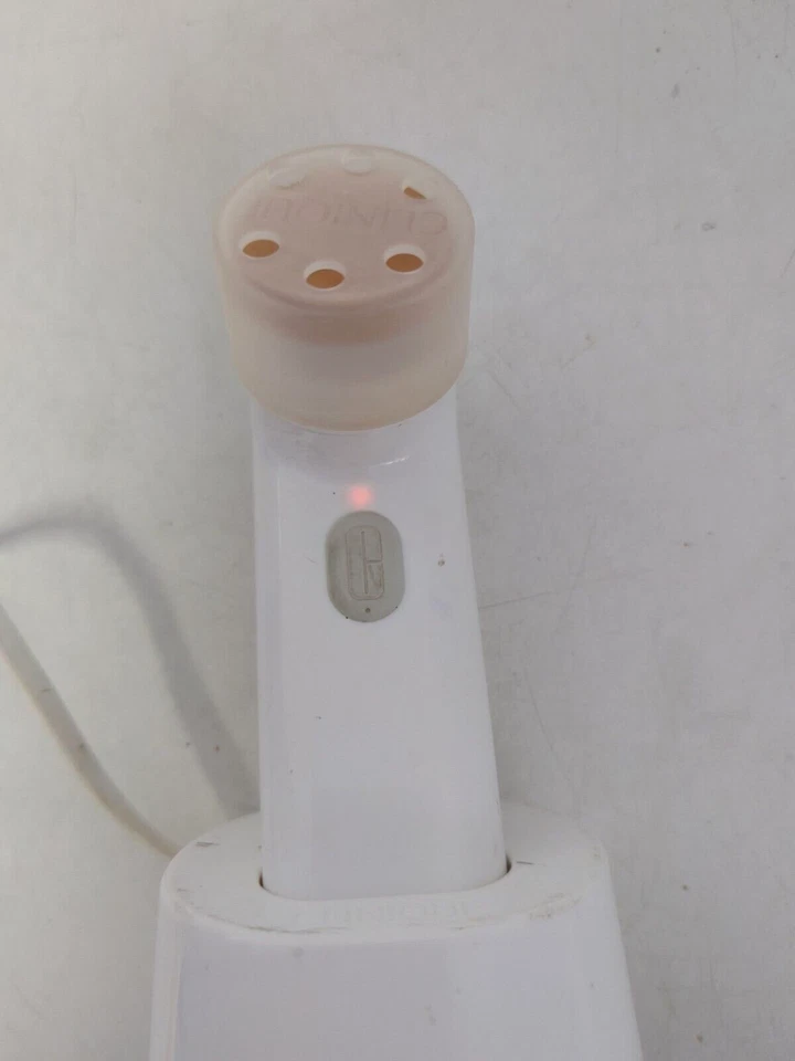 CLINIQUE PERSONAL HYGIENE APPLIANCE `Z75Y - Image 2 of 4