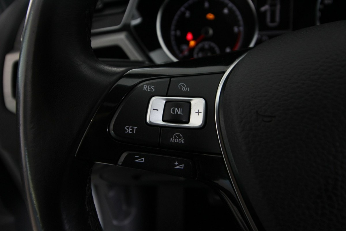 VW Touran 2,0 TDi 150 Comfortline BMT