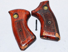 Taurus 941 22 Magnum Revolver Parts Wood Grips Screw 605 73 731 741 85 939