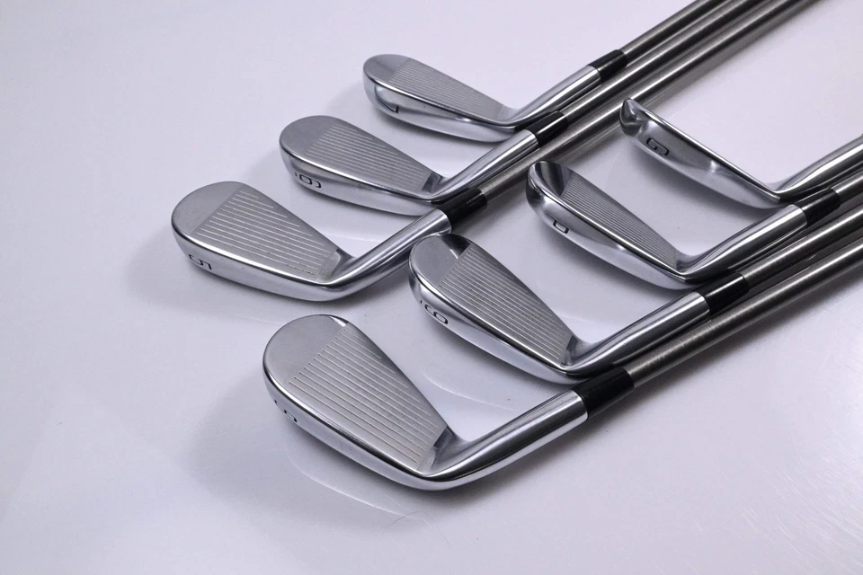 Mizuno Pro 225 Irons / 5-PW+GW / Regular Flex Aerotech Steelfiber i95 Shafts - Image 4 of 4