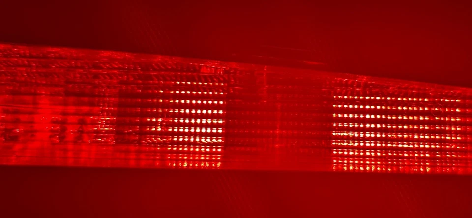 07-13 Chevy Avalanche tercera luz de lámpara de freno OEM Foto 2 de 4