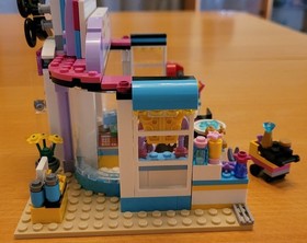 LEGO Friends Heartlake Hair Salon Set 41093 with manual and minifigures