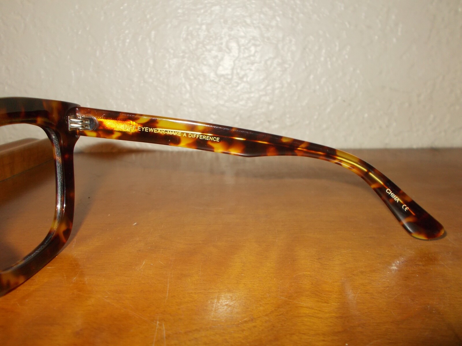 Diff Eyewear Carson Tortoise Frame Sunglasses - image 4