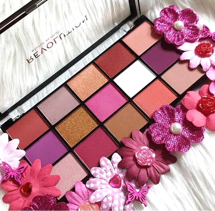 Revolution London 15 Color Eyeshadow palette - Image 4 of 4