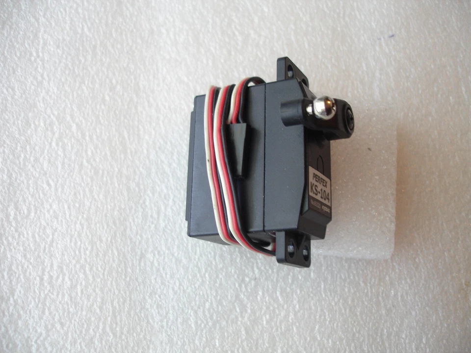 Kyosho Servo KS 104 - Fazer Cobra - Photo 2/4