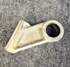 Cessna 310, 401, 402, 421 Nose Landing gear Adjusting Bellcrank 0842104-2 Cessna 310, 401, 402, 421 Nose Landing gear Adjusting Bellcrank 0842104-2