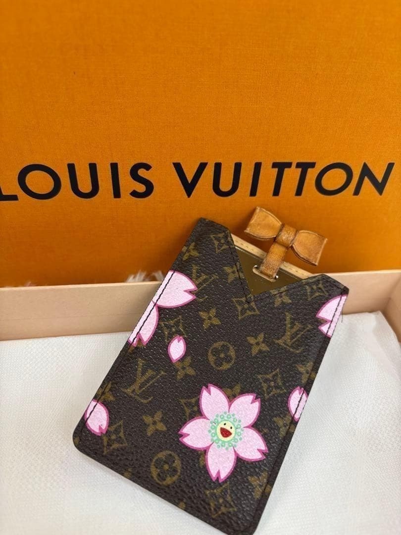 LOUIS VUITTON M92018 Monogram Etui Miroir/Mirror Takashi Murakami