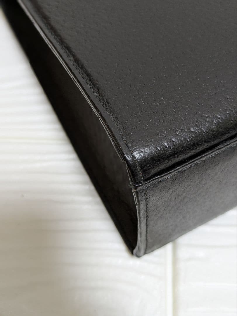 Valentino Garavani Black Leather Shoulder Bag, Elegant, Slightly Used Japan thumbnail 7