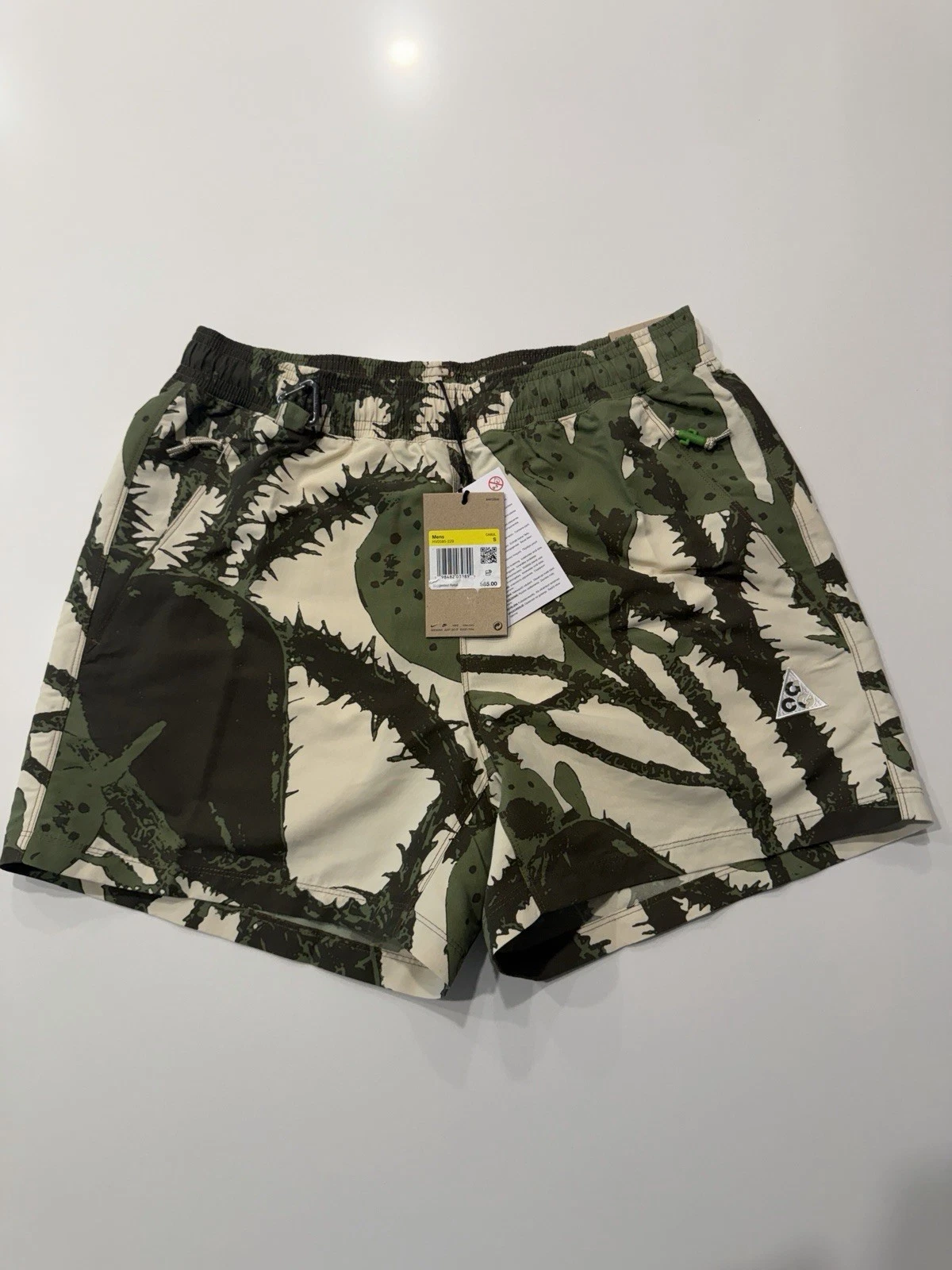 Nike ACG Camo Print Shorts Olive Cream HV0595-229 Mens S NWT