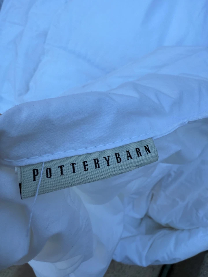 POTTERY BARN white down alternative Comforter Duvet Insert Full/Queen 94 x 86 - Image 2 of 4