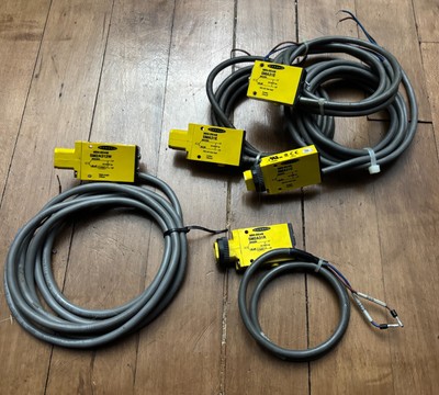 Lot of 5 Banner Mini-Beam Sensors SMA312W SMA31E SMA31R