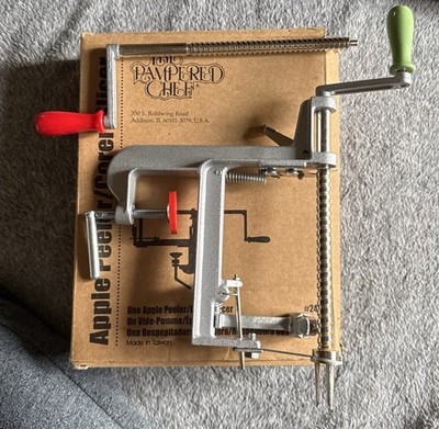 The Pampered Chef Apple Peeler Corer/Slicer Complete #2430 NEW 2 Cut Size Rods
