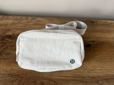 NWT  Lululemon Belt Bag White Opal