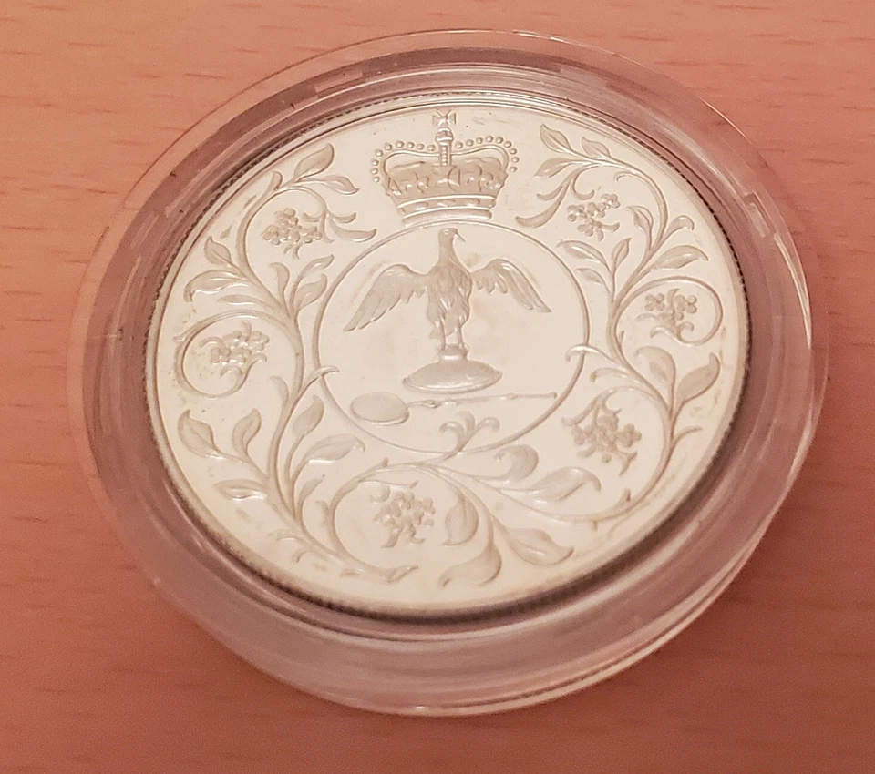 Queen Elizabeth II Solid Silver Coin Old Jubilee Medal 1977 Proof Crown Vintage - Image 2 of 4