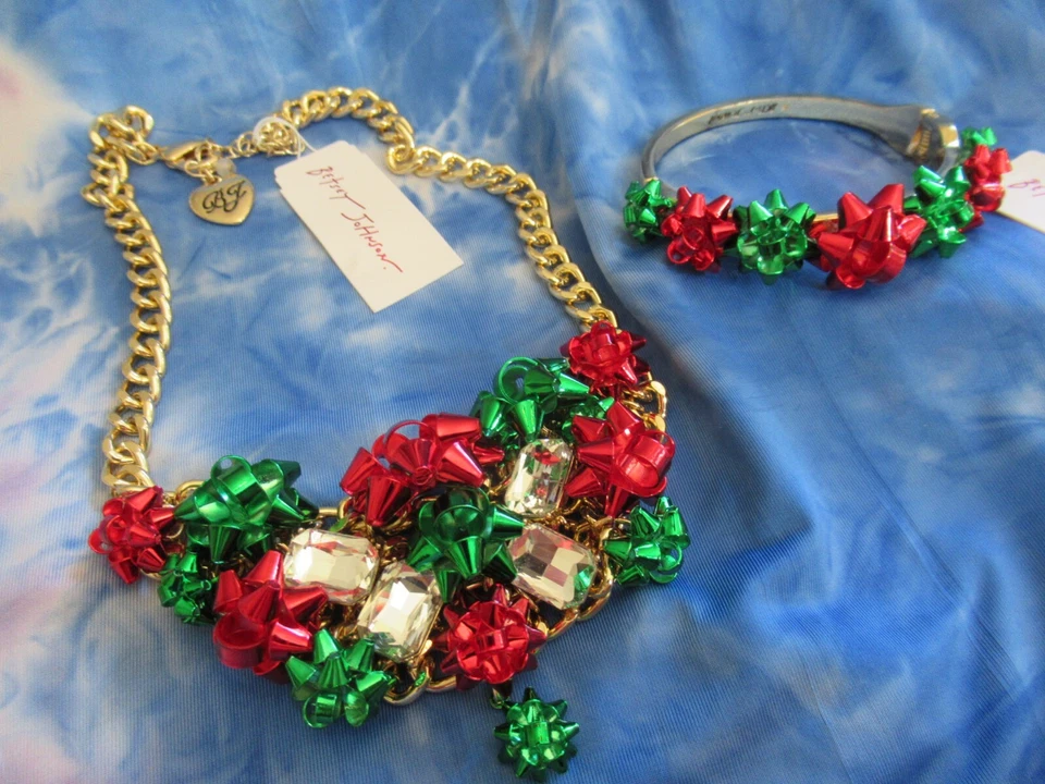 Betsey Johnson Holiday Bow Bib Necklace & Bracelet Crystal Red Green Bows NWT