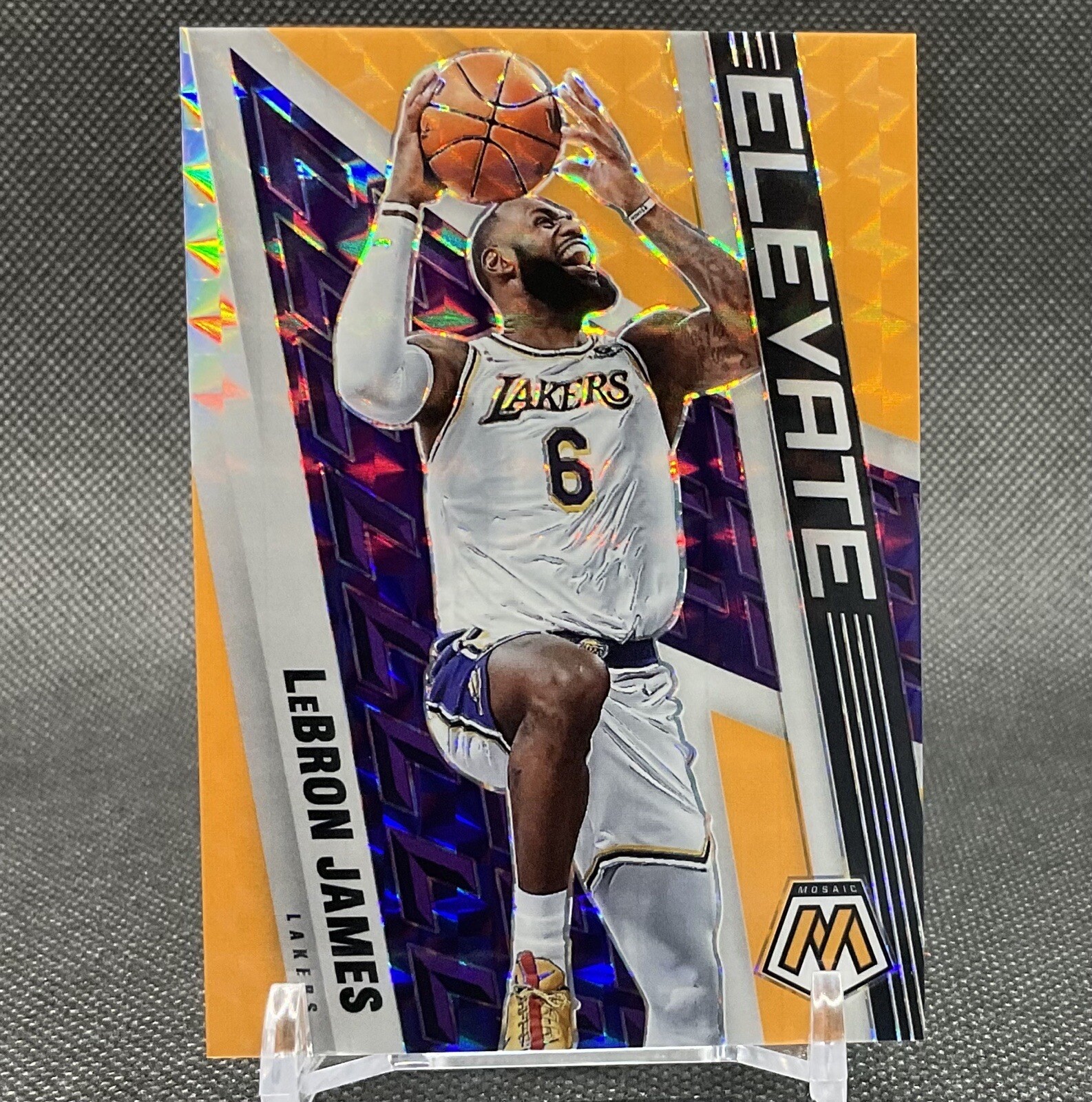 2021-22 Panini Mosaic Basketball  LeBron James Elevate Orange Fluorescent /25