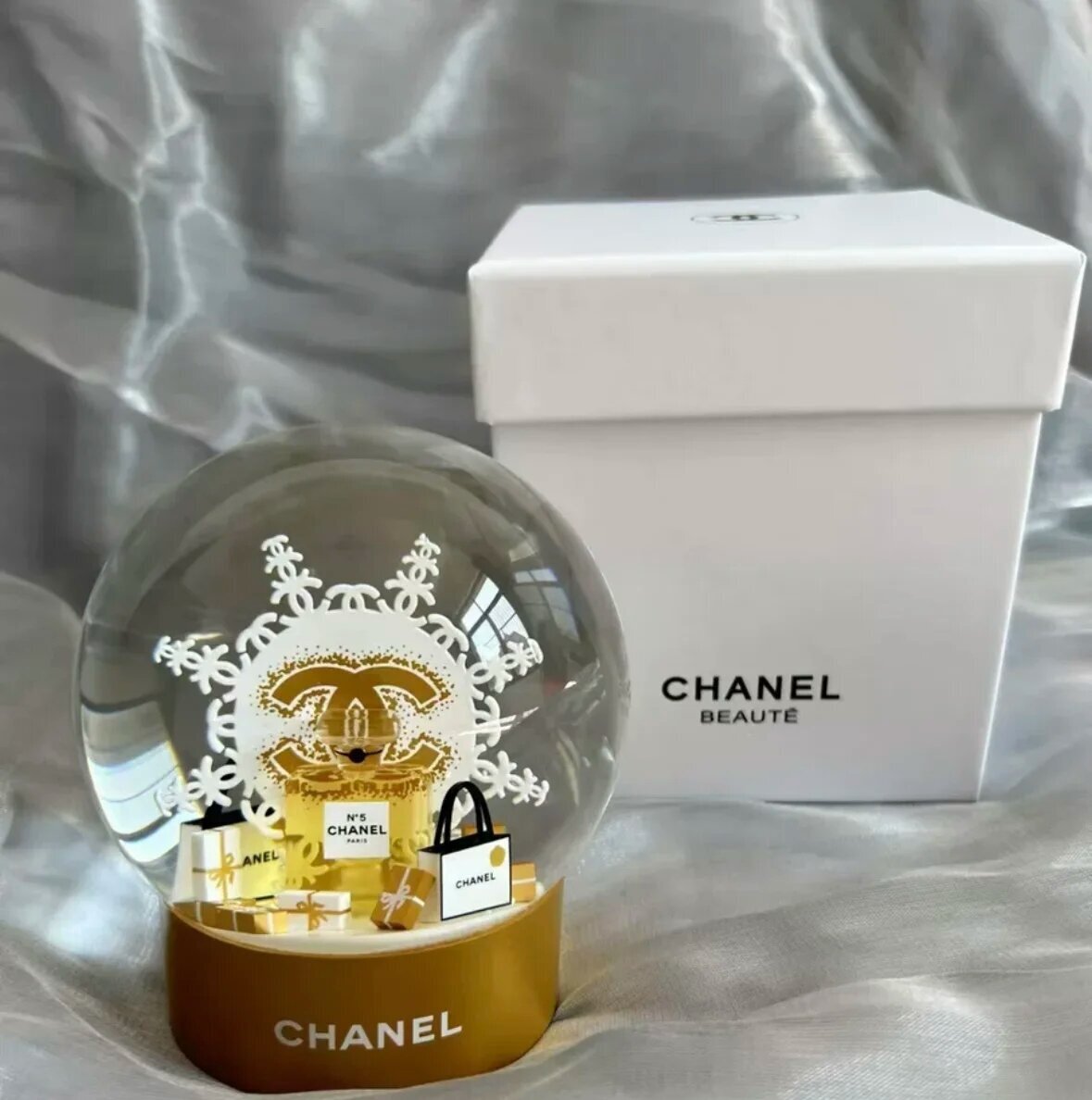 Chanel 2024 VIP Gift Crystal Ball Snow Globe New Limited Chanel 2024 VIP Gift Crystal Ball Snow Globe New Limited
