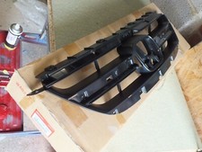 New Genuine Honda FR-V 05-08 Radiator front grille  71121-SJD-000   B109