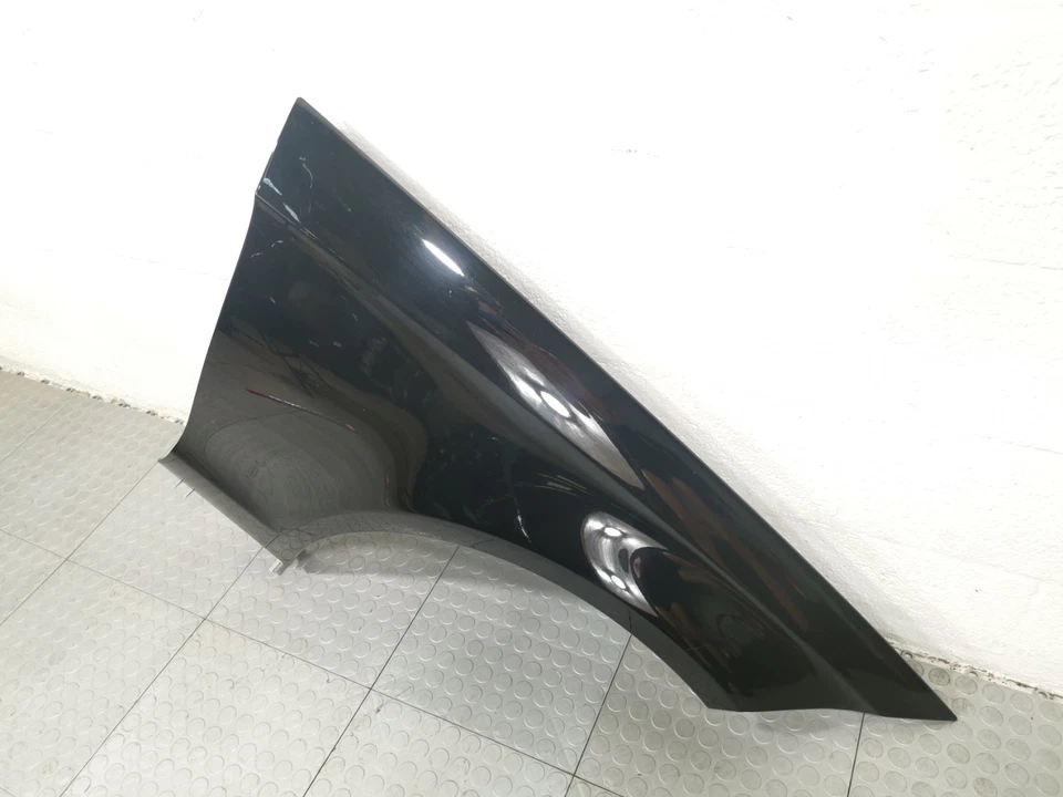 梅赛德斯-奔驰 2014 CLS550 RWD 4.7L 右侧挡泥板保护套总成黑色 — 第 4/4 张图片