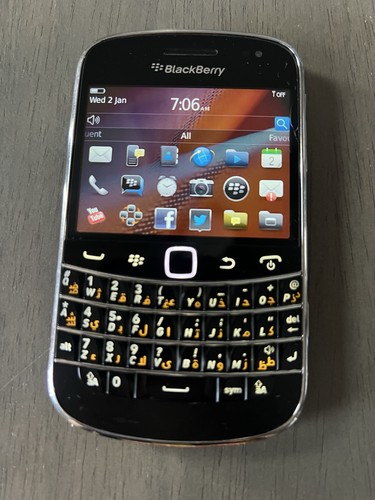 BlackBerry Bold 9900 Unlocked 3G WiFi Arabic English Keyboard 8GB Used
