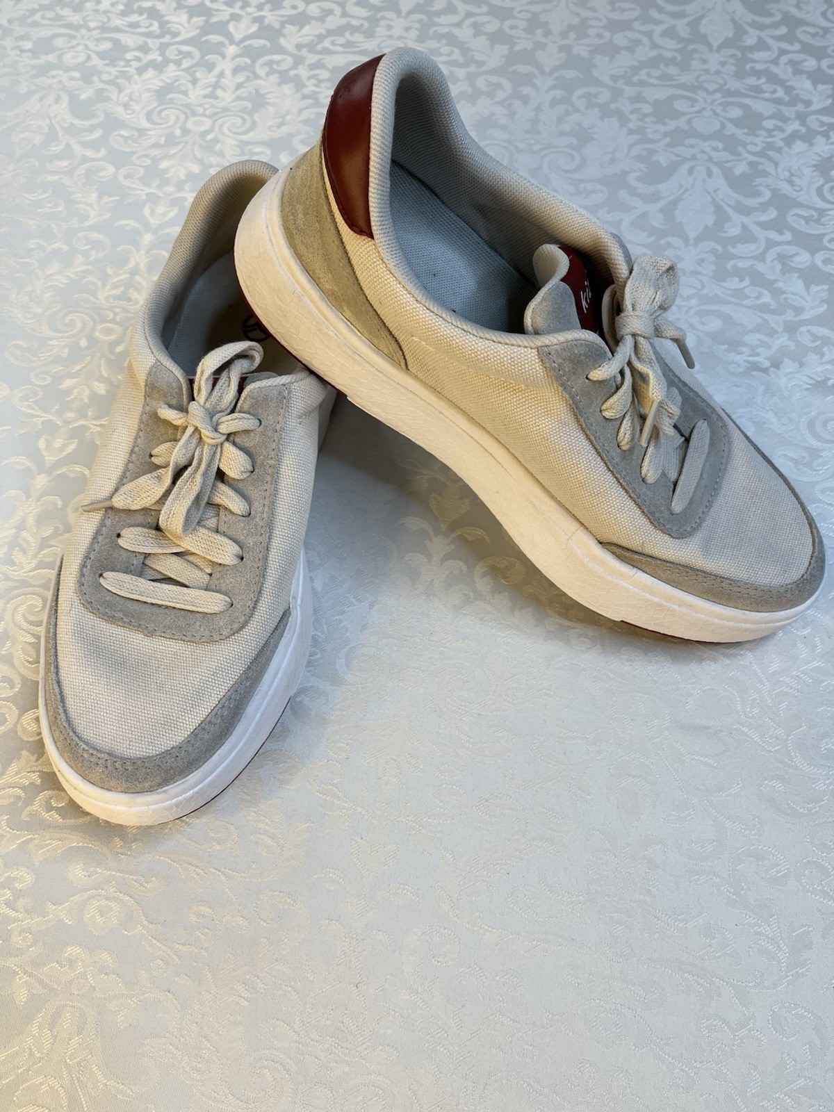 Kizik Womens Prague Casual Sneakers in Crème Brulee Red Size 6.5