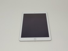 Apple iPad 5th Generation A1822 32 GB Wi-Fi 9.7 in - Silver