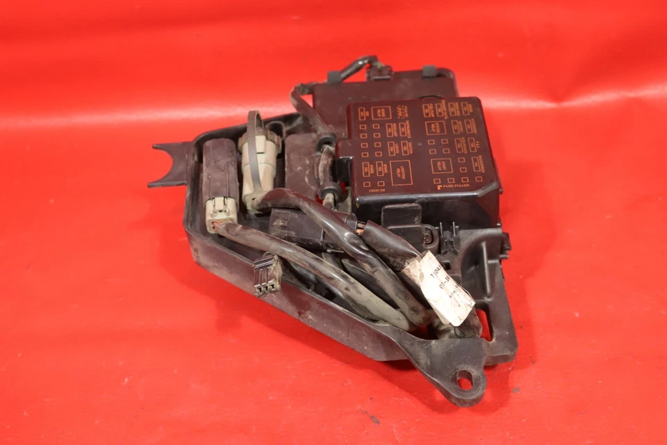 2010 HARLEY-DAVIDSON STREET GLIDE CVO FLHXSE FUSE BLOCK CADDY ELECTRICAL PANEL - Image 3 of 4
