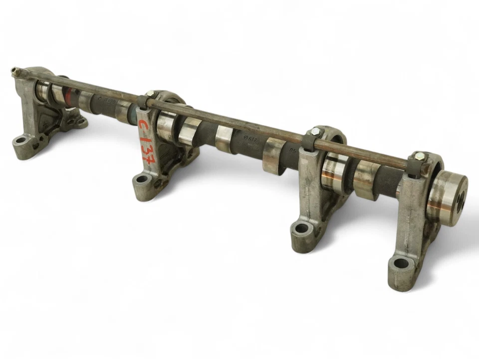 1978 - 1985 Mercedes Benz S Class W126 300Sd Camshaft Engine Motor W Towers Oem Foto 4 de 4