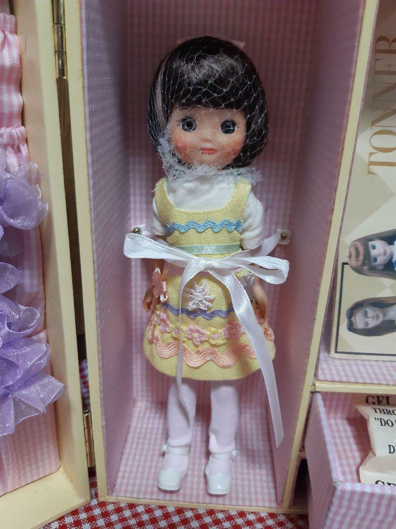 TINY BETSY McCALL Doll Tiny Betsy McCall Betsy Easter trunk set