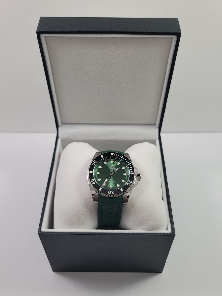 GUCCI オリーブグリーン ケース Gucci Dive SWISS Automatic Green Dial Rubber Strap Men's Watch