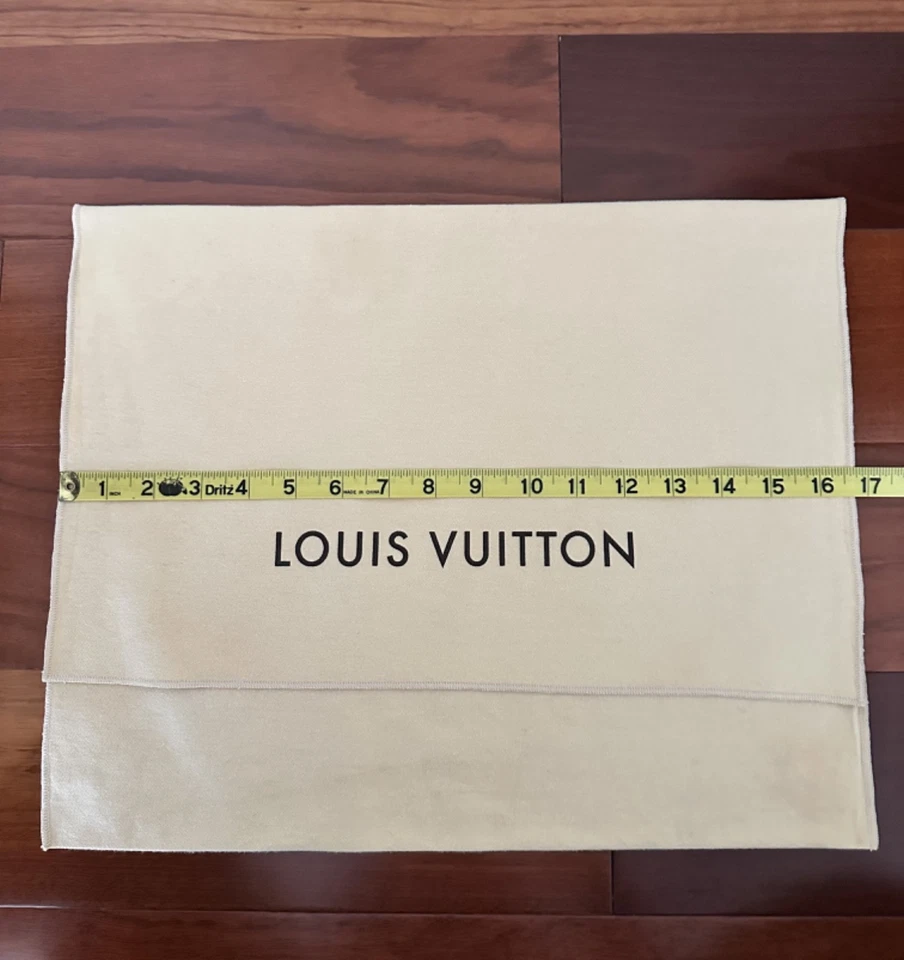 正品路易威登信封式防尘袋收纳袋 W 17 英寸 x H 13 英寸 — 第 3/4 张图片