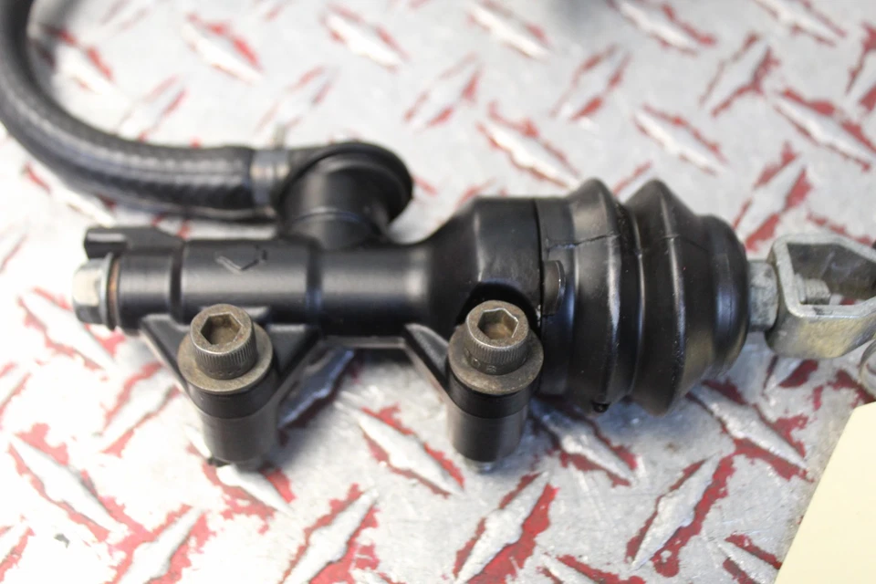 Harley Sportster XL 1200 2007 Roadster OEM FRENO TRASERO CILINDRO MAESTRO SP111 Foto 3 de 4