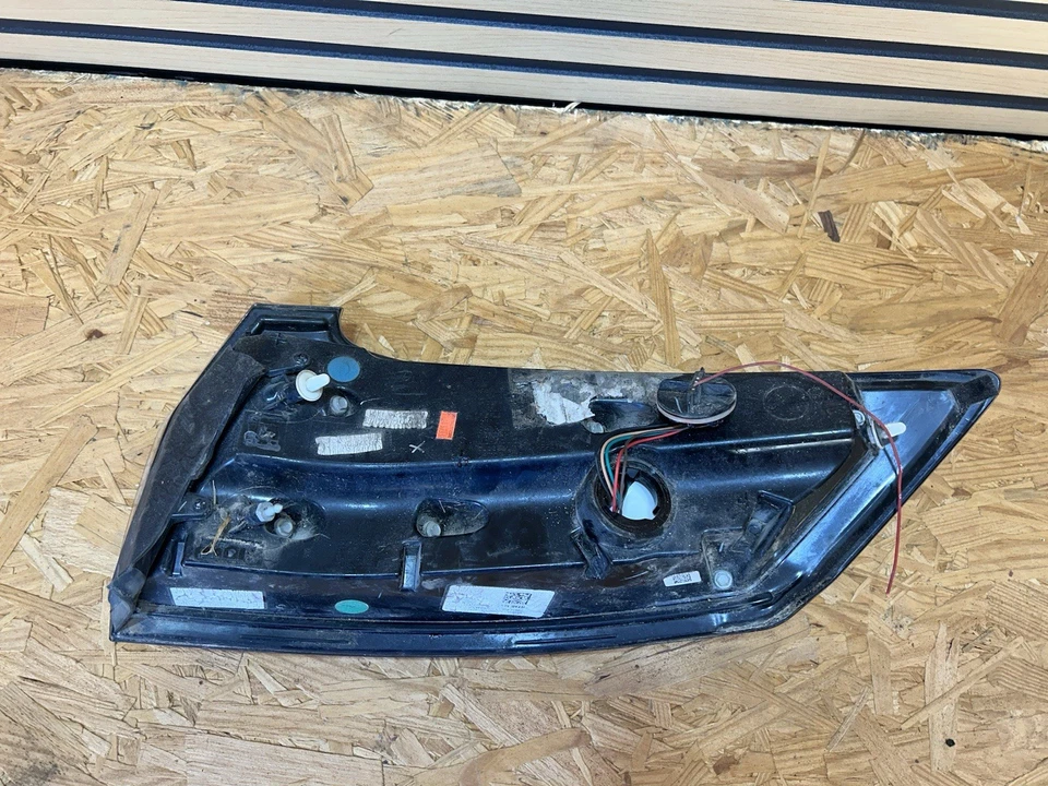 Luz trasera izquierda Ford Edge Driver LH 2015 2016 2017 2018 OEM USADA Foto 2 de 4