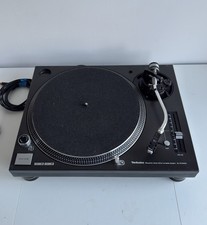Technics Quartz Direct Drive Turntable SL-1210M3D