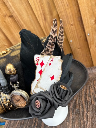 Unique Black Steampunk Top Hat Feathers Goggles Pocket watch Cards 57cm (27)j - Picture 3 of 9