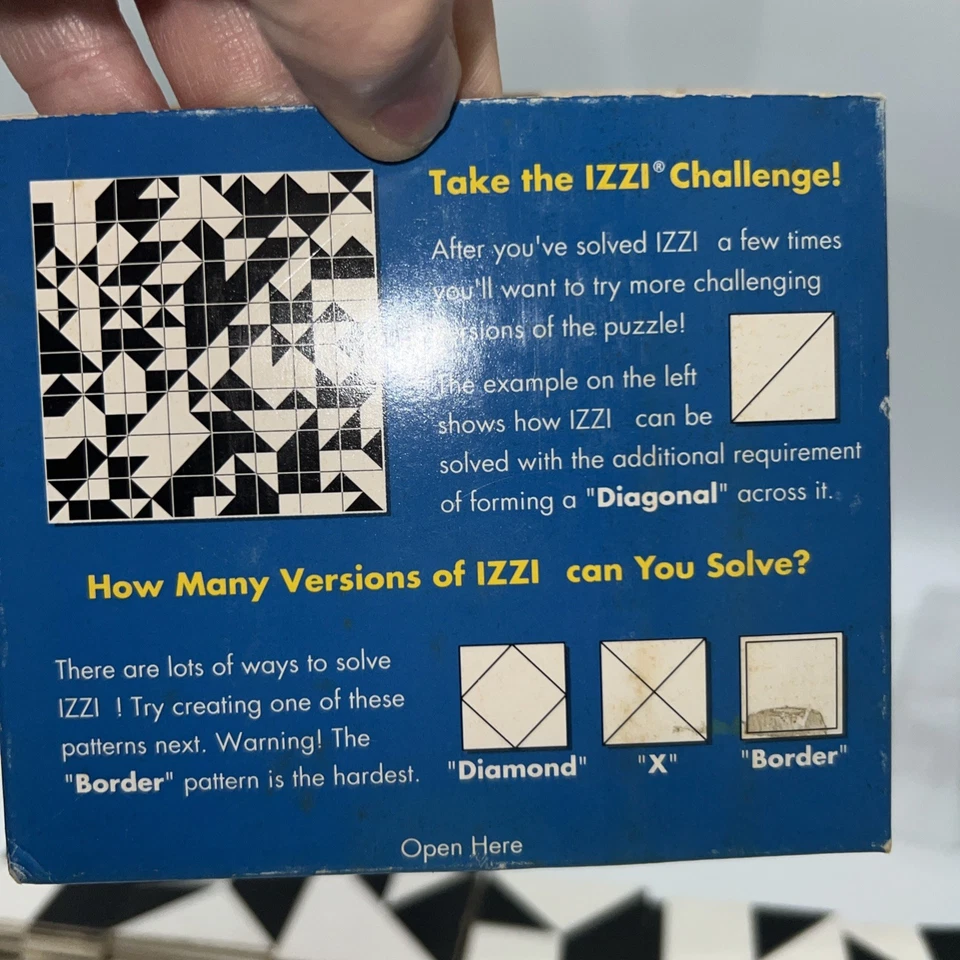 ThinkFun IZZI Single Player Game Brain Teaser With A Zillion Solution COMPLETE - Image 3 of 4