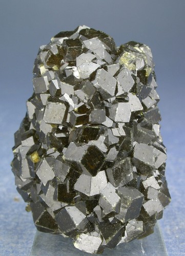 KOMPLETTE STALAKTIT OLIVENANDRADIT GRANATKRISTALLE, INNERE MONGOLEI, CHINA
