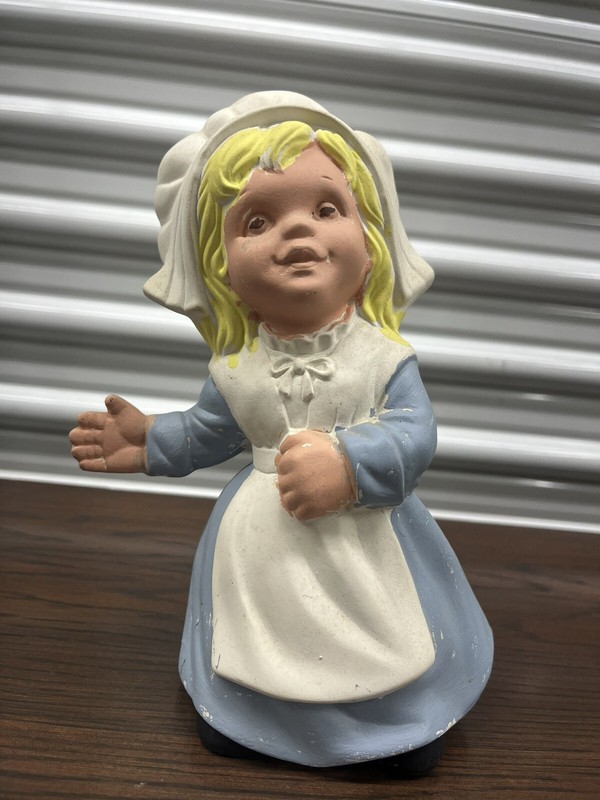 Vintage Ceramic Figurine Blonde Girl With Bonnet