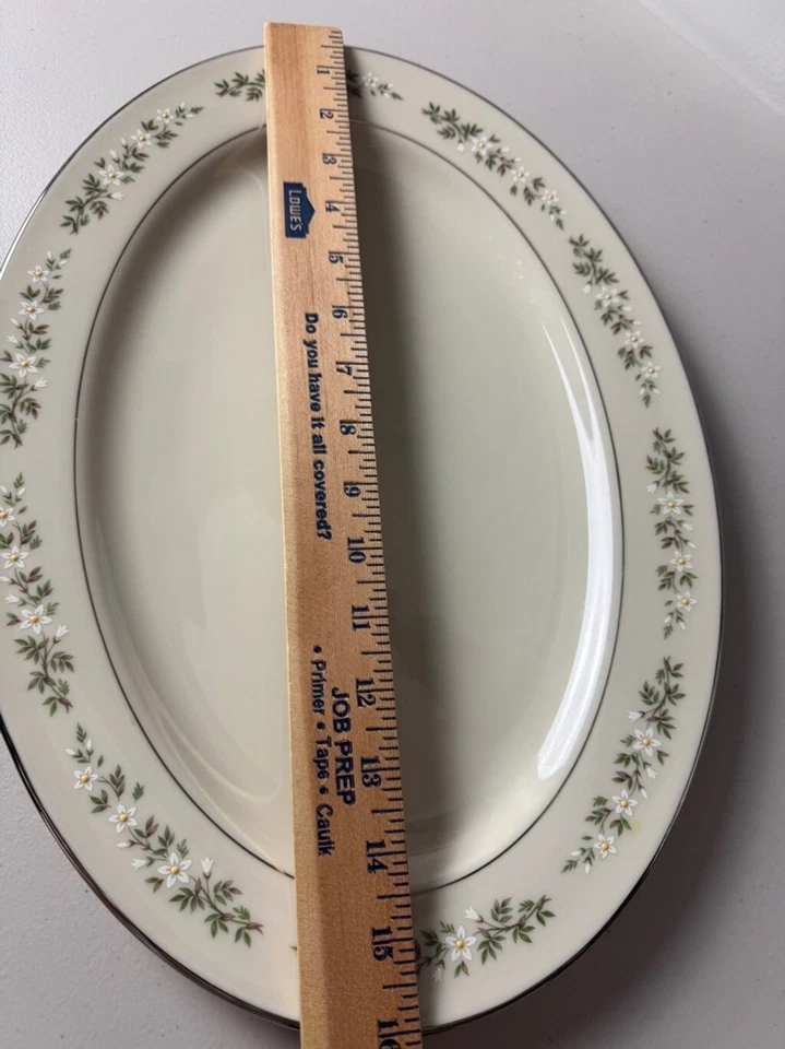 Prato de servir oval Lenox Brookdale médio off-white floral - Imagem 3 de 4