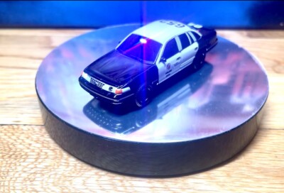 Greenlight 1:64 Custom 1997 Ford Crown Victoria LAPD Slicktop with